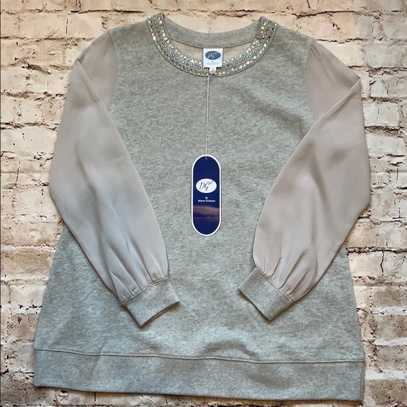 Diane Gilman Tops - 🍍3/$25 NWT Diane Gilman grey sequined sweatshirt